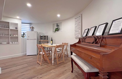 Millbrae Casa | Classy 2B2B Ground Unit w/ AC, Deck and Private Baths near Millbrae Downtown 610