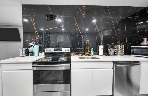 Houston Apartamento | Classy and Chic 2BR Home near Galleria