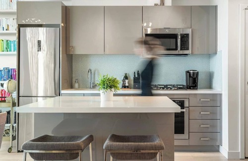 Beltline Apartamento | Classy & Comfortable Sub-Penthouse w Pool, AC