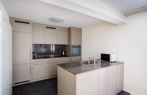 Hirslanden Apartamento | Classy Hirslanden 1BR w/ Private Garden, Storage & W/D, by Blueground