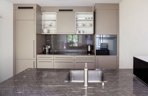 Hirslanden Apartamento | Classy Hirslanden 1BR w/ Private Garden, Storage & W/D, by Blueground