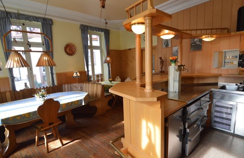 Uerzig Casa | Elegante casa de vacaciones en Ürzig cerca del bosque