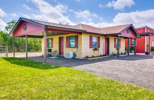 San Benito Casa | Classy San Benito Vacation Rental with Chiminea!