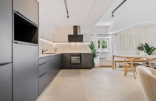 Ville Haute Apartamento | Clausen Charm Contemporary Retreat ID210