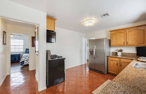East Whittier Casa | Clean 3 bedroom 2 bathroom home
