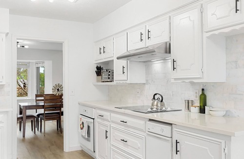 Parker Casa | 4-bedroom Modern Country Home on 2 Acres Sleeps 10