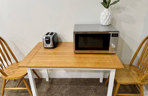 Bull Mountain Apartamento | Clean and Cozy Apartment