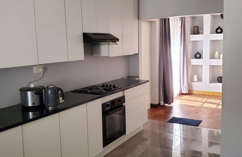 Harare Casa | Clean and immaculate home away from home - 2 minutes from Avondale, city!