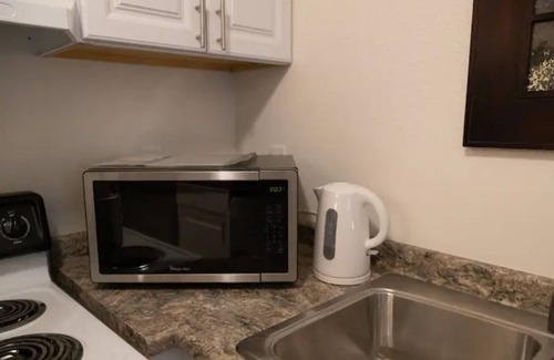 Cascade Casa | Clean and quiet 2/1.5 townhouse 4 miles from airport