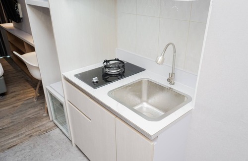 Serpong Apartamento | Clean and Tidy Studio Room at Tree Park Apartment