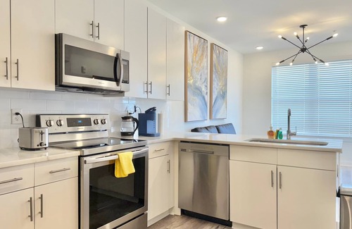 Old Fourth Ward Apartamento | Clean B1B Condo Downtown ATL! Free Street Parking!
