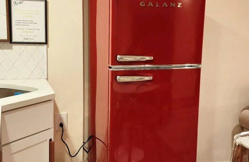 West Orange Apartamento | Clean/Comfortable/Spacious/Peaceful Outdoor Space