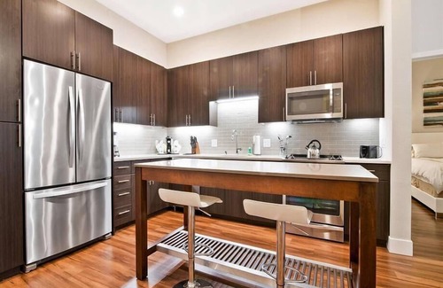 Shoreline West Apartamento | Clean & Comfy 2BR | Free WiFi & Laundry | Downtown MV