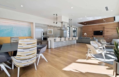 Shoreline West Apartamento | Clean & Comfy 2BR | Free WiFi & Laundry | Downtown MV