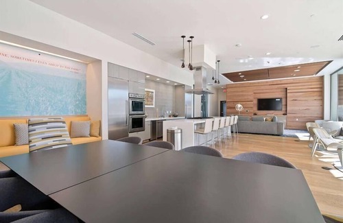 Shoreline West Apartamento | Clean & Comfy 2BR | Free WiFi & Laundry | Downtown MV
