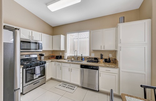 Enterprise Casa | Clean, Convenient & Comfortable Vegas House