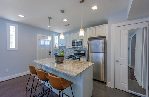 Capitol View Casa | Clean&Cozy 3 Bedroom Apartment