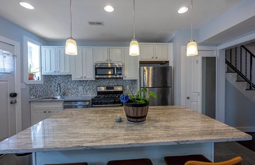 Capitol View Casa | Clean&Cozy 3 Bedroom Apartment