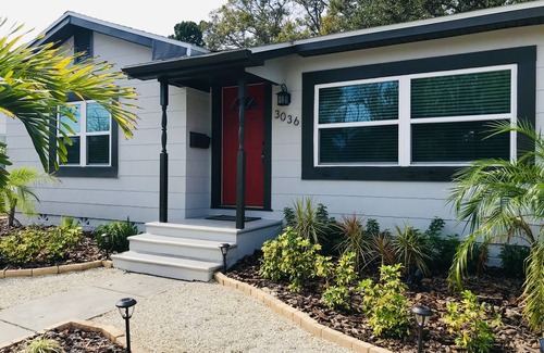 Greater Woodlawn Casa | Clean, cozy and sylish updated home in one of St. Pete's best neighborhoods!