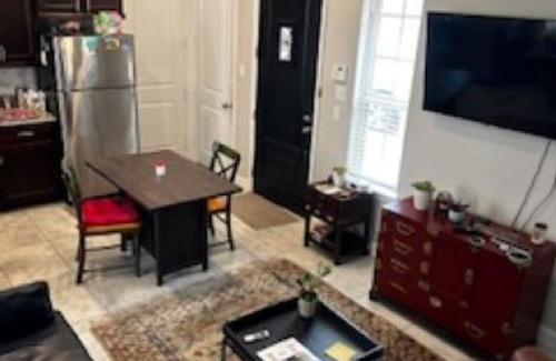 Richmond Apartamento | Clean, Cozy apartment with Private Entrance