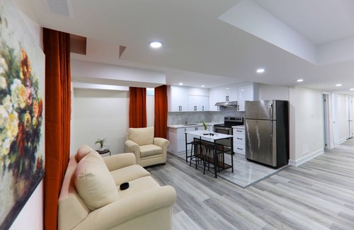New Tecumseth Casa | Clean & Cozy Home Near Downtown