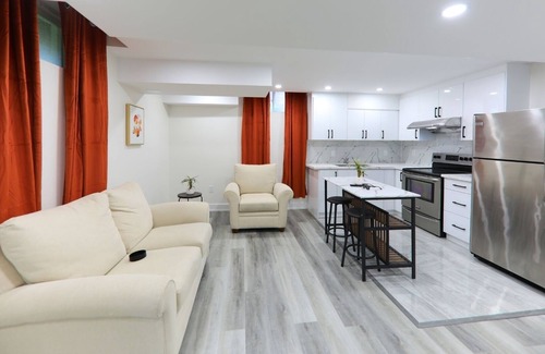 New Tecumseth Casa | Clean & Cozy Home Near Downtown