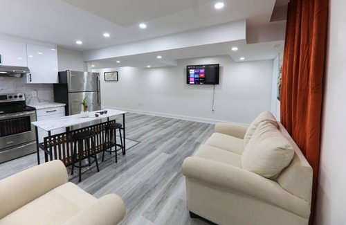 New Tecumseth Casa | Clean & Cozy Home Near Downtown