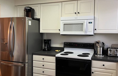 Lewes Casa | Clean & cozy townhome. Easy access to trails & historic Lewes. 5 mins to beach.