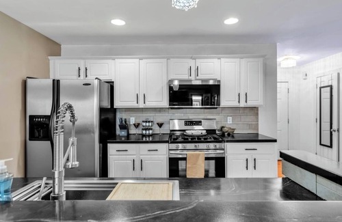Blasdell Casa | Clean,Cozy &Updated Home with Jacuzzi, Fenced in yard, BarShed, Firepit & MORE!