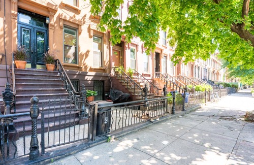 Bedford-Stuyvesant Casa | Clean & Elegant 2br Apt In A Brownstone Home