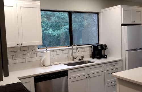 Fernandina Beach Condominio | Tranquila casa de pueblo de 3 bd / 2 ba con piscina, tenis, ~ 175 yardas para acceder a la playa # 24.