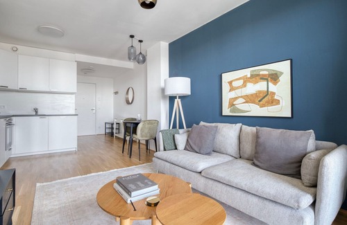 Vienna Apartamento | Clean Leopoldstadt 1BR w/ Balcony, nr Bus & Groceries, by Blueground