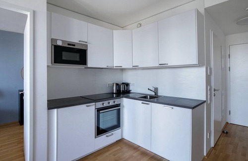 Vienna Apartamento | Clean Leopoldstadt 1BR w/ Balcony, nr Bus & Groceries, by Blueground