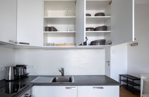 Vienna Apartamento | Clean Leopoldstadt 1BR w/ Balcony, nr Bus & Groceries, by Blueground