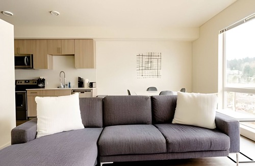 Downtown Apartamento | Clean+Modern 1BR in Redmond 4 | FastWifi | Gym