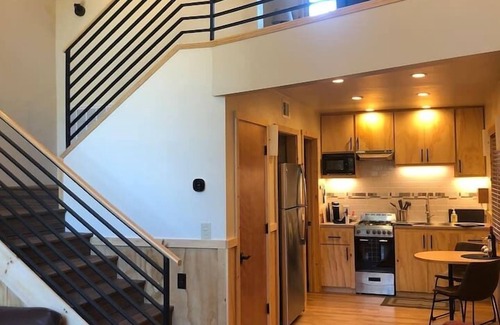 Idyllwild Cabina | Clean Modern Cabin with Tesla/J1172 EV charger