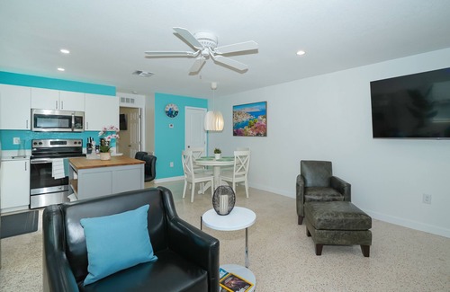 Sarasota Villa | Clean & Modern, Close to Beach, Restaurants, Downtown SRQ!