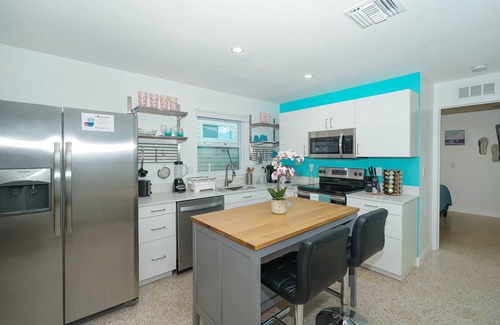 Sarasota Villa | Clean & Modern, Close to Beach, Restaurants, Downtown SRQ!