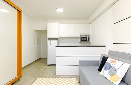 Matriz Apartamento | Clean modern studio with air at Lifespace Curitiba