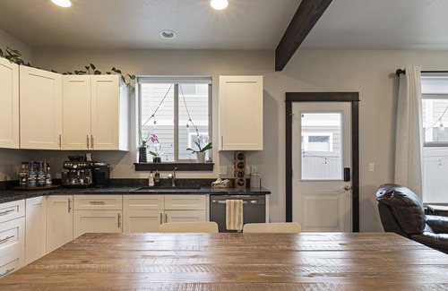 Franklin to the Fort Otro | Clean Newer Townhome with Garage in Central Missoula-Family Friendly.