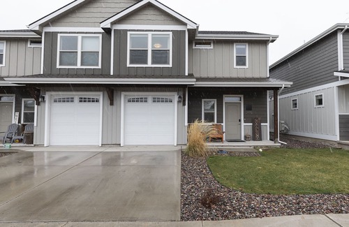 Franklin to the Fort Otro | Clean Newer Townhome with Garage in Central Missoula-Family Friendly.