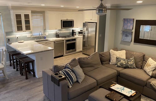 Seabright Casa | Hermoso, limpio, Seabright Home Steps to Beach entrada, Tina caliente