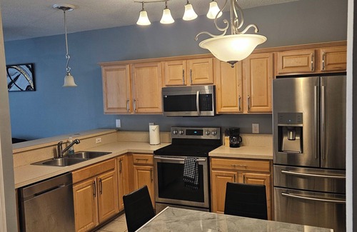 Northside Casa | Clean, nice and neat townhome near Airport and River City shopping center.