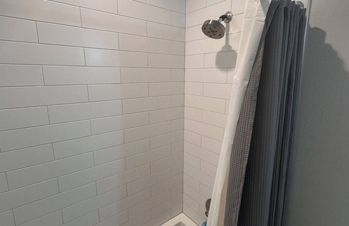 South Manchaca Casa | Clean room to rent in spacious house with AC and WiFi in lovely Austin