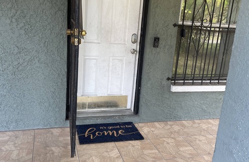 Tampa Casa | Clean room