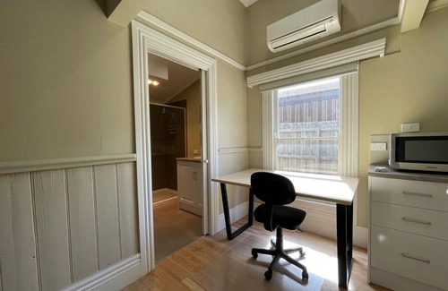 Seymour Casa | Clean, secure studio