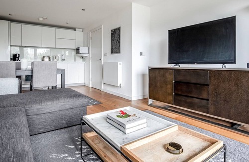 Vassall Apartamento | Clean Stockwell 1BR w/ Balcony, nr Park & Oval Station, by Blueground