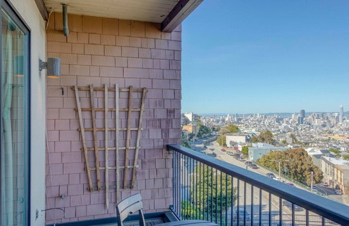 San Francisco Apartamento | Clean Twin Peaks 2BR w/ Patio, nr Groceries & Coffee, by Blueground