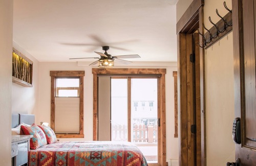 Historic District Hotel | Clear Creek Inn