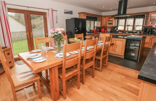 Pendine Casa | CLEAR VIEW, pet friendly, character holiday cottage in Pendine